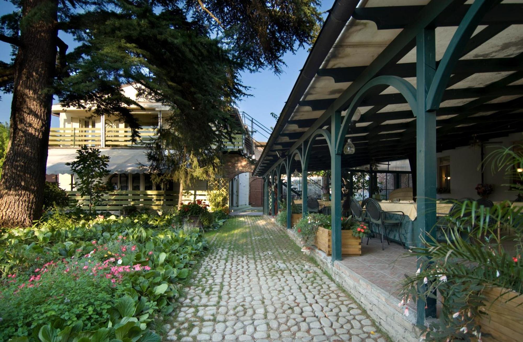 Malpassuti Resort Carbonara Scrivia Buitenkant foto